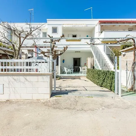 Holiday home Casa Rosa A 50mt Dal Mare